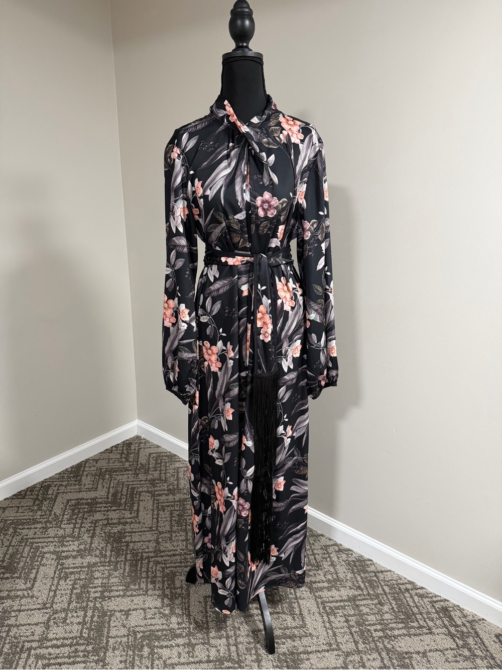 Gato Recato Loette Fall Flowy Crossed
Collar Dress